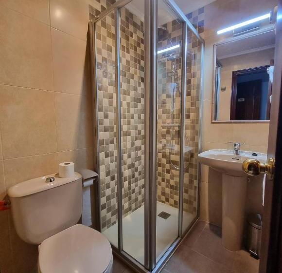 Отель Hostal Sainz