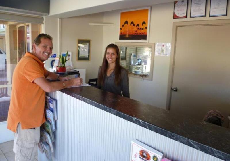 هتل Alice Motor Inn