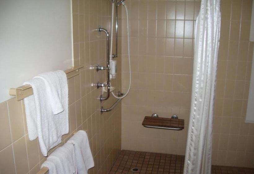 בית מלון כפרי Aviators Lodge