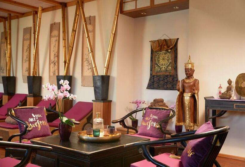هتل Ayurveda Resort Mandira