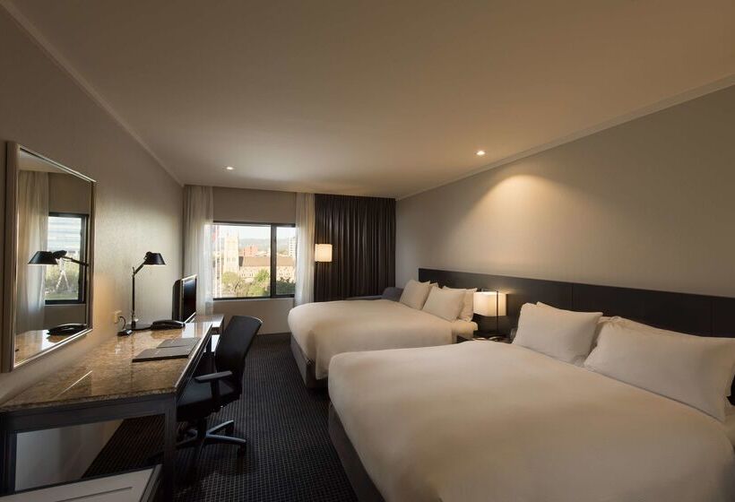 هتل Hilton Adelaide