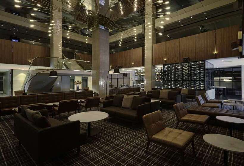 هتل Hilton Adelaide