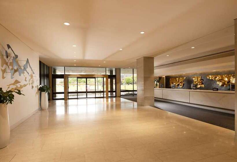 هتل Hilton Adelaide