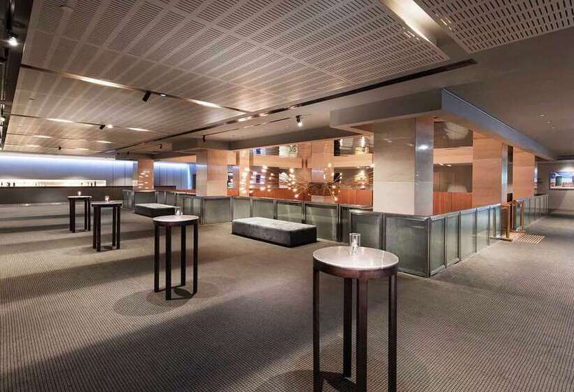 هتل Hilton Adelaide