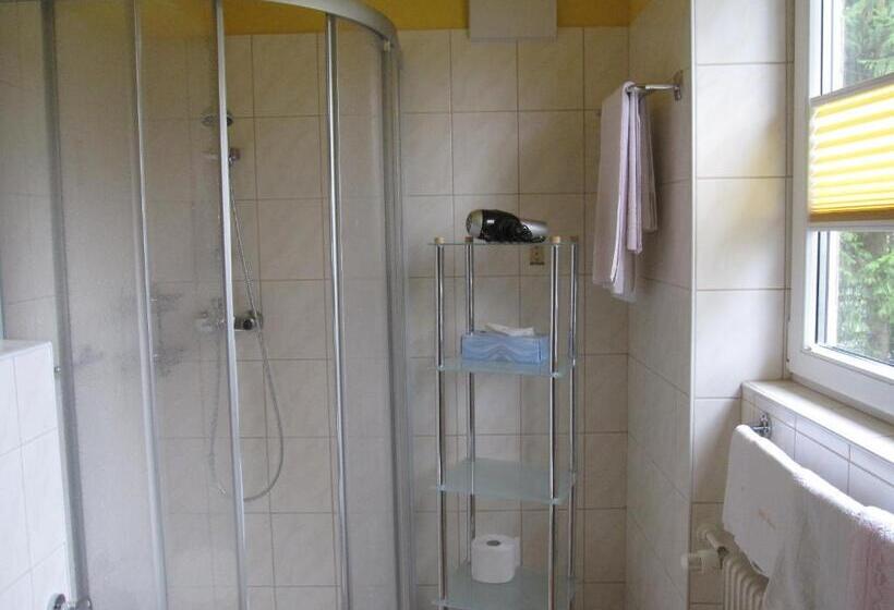 هتل Kur  Und Gästehaus Villa Anna