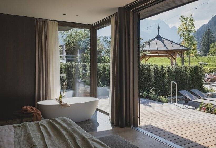 فندق Neuhaus Zillertal Resort