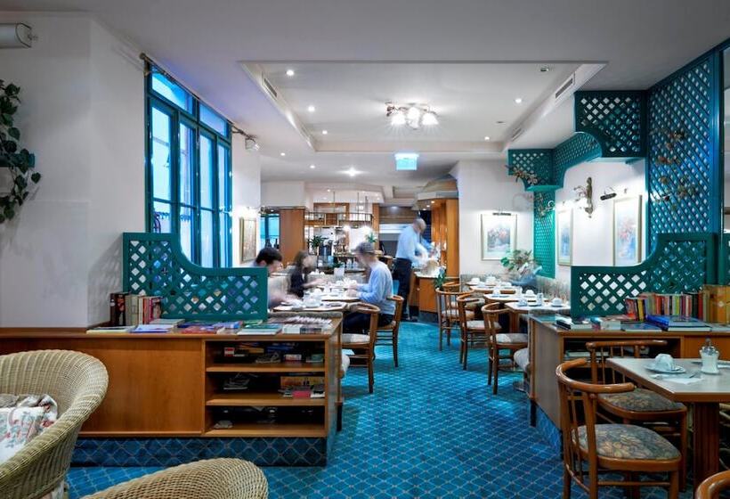 בית מלון כפרי Pension Baronesse