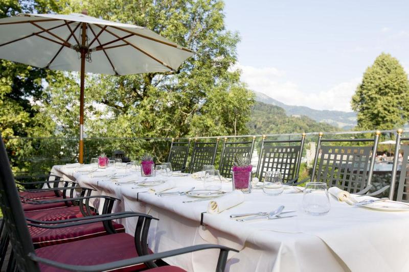 هتل Schloss Monchstein