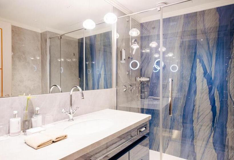 هتل Schloss Seefels