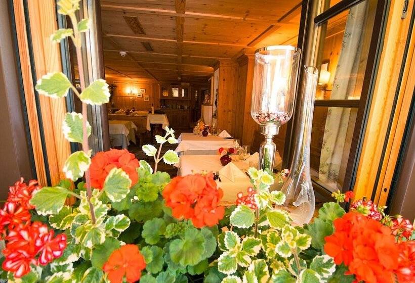 هتل Tannbergerhof Im Zentrum Von Lech