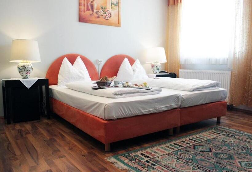 Stadthotel Restaurant Auerhahn