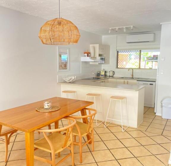 Glen Eden Beach Resort