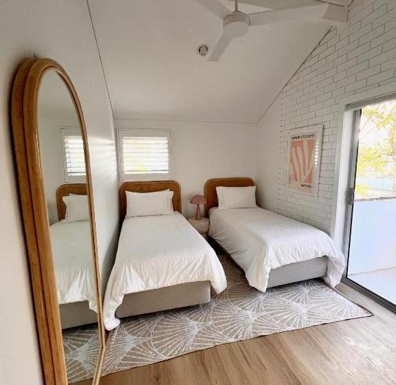Glen Eden Beach Resort