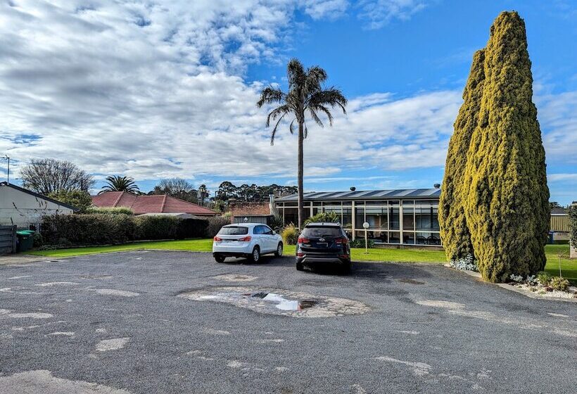 בית מלון כפרי Arkana Motor Inn & Terrace Apartments