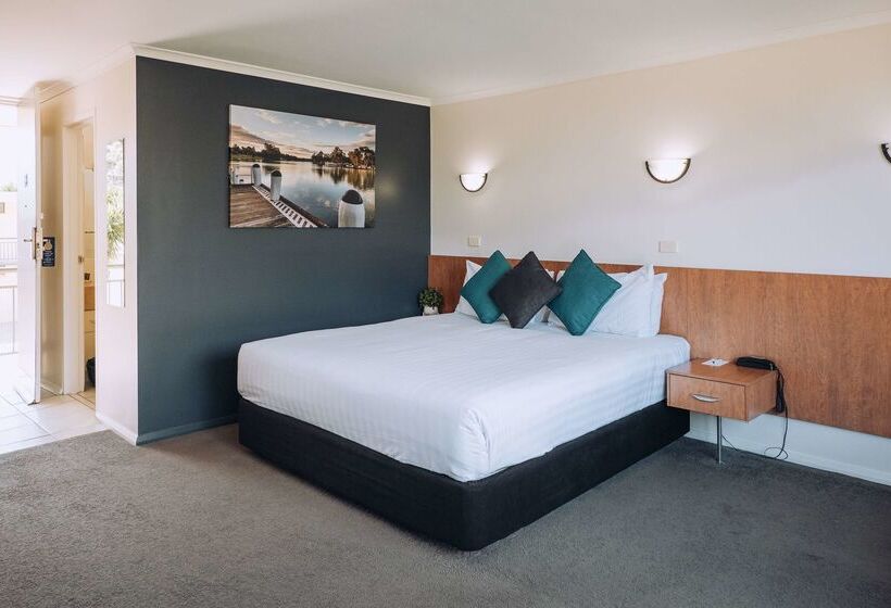 בית מלון כפרי Best Western Chaffey Motor Inn