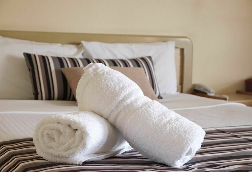 Отель Best Western Reef Motor Inn