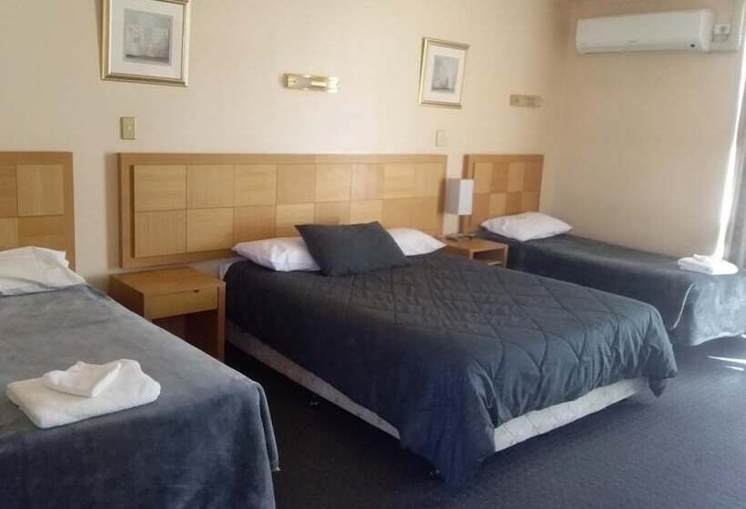 فندق Desert Sand Motor Inn