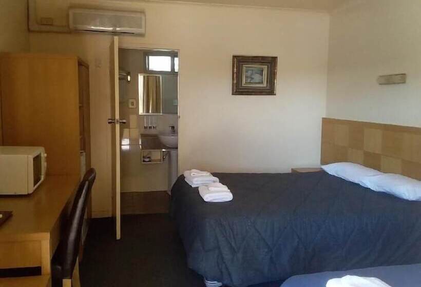 فندق Desert Sand Motor Inn