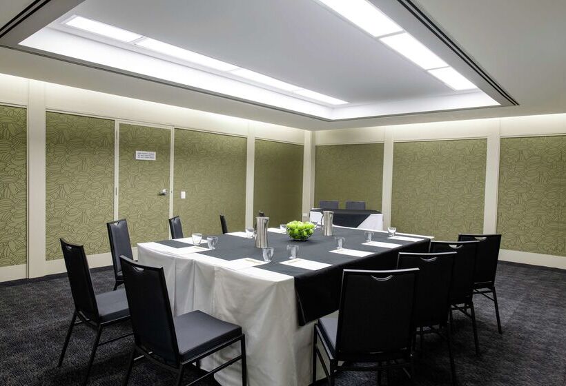 هتل Doubletree By Hilton Darwin Esplanade