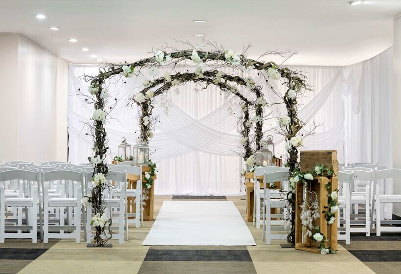 هتل Doubletree By Hilton Darwin Esplanade