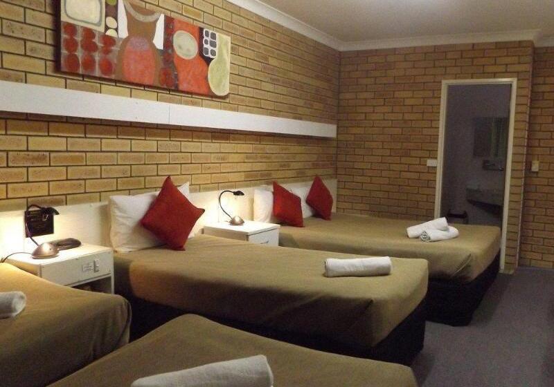 فندق Golden Harvest Motor Inn Moree