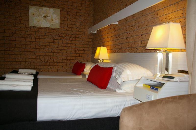 فندق Golden Harvest Motor Inn Moree