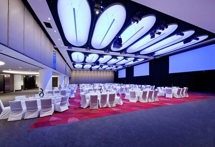 هتل Hilton Brisbane