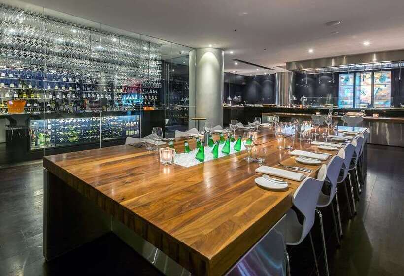 هتل Hilton Brisbane