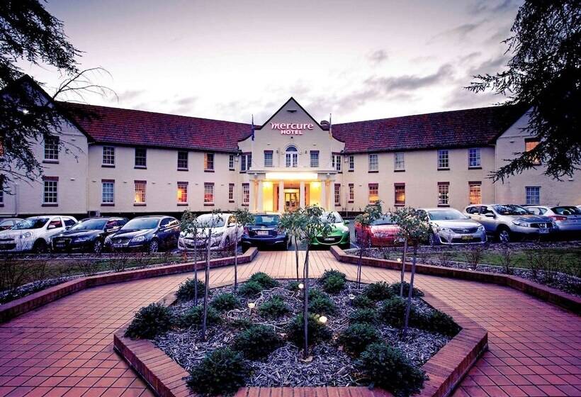 هتل Mercure Canberra