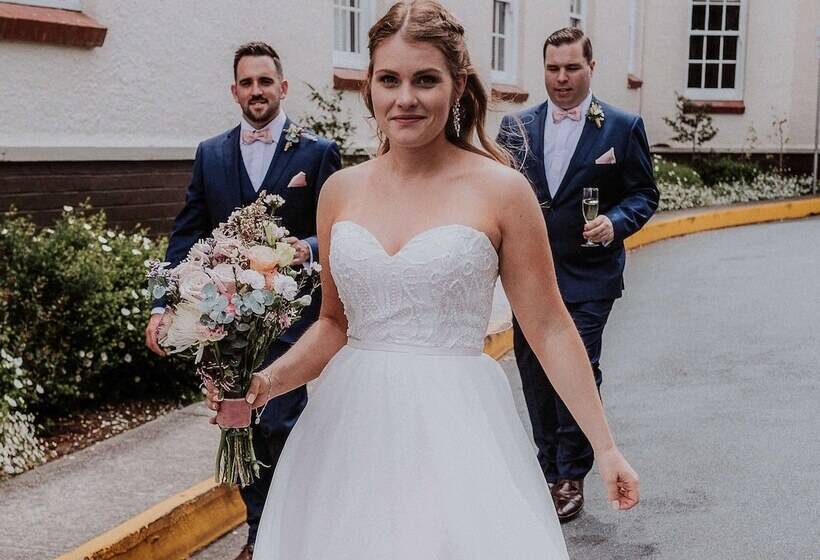 هتل Mercure Canberra