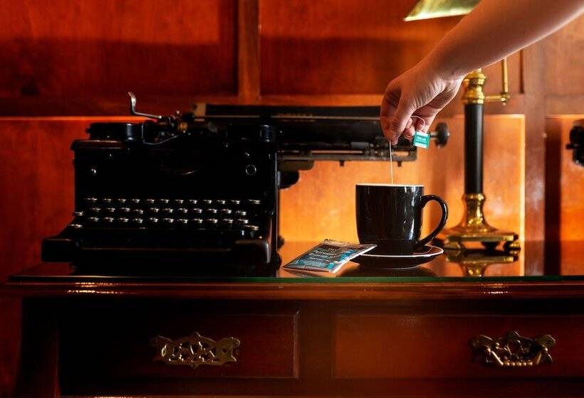 هتل Mercure Canberra