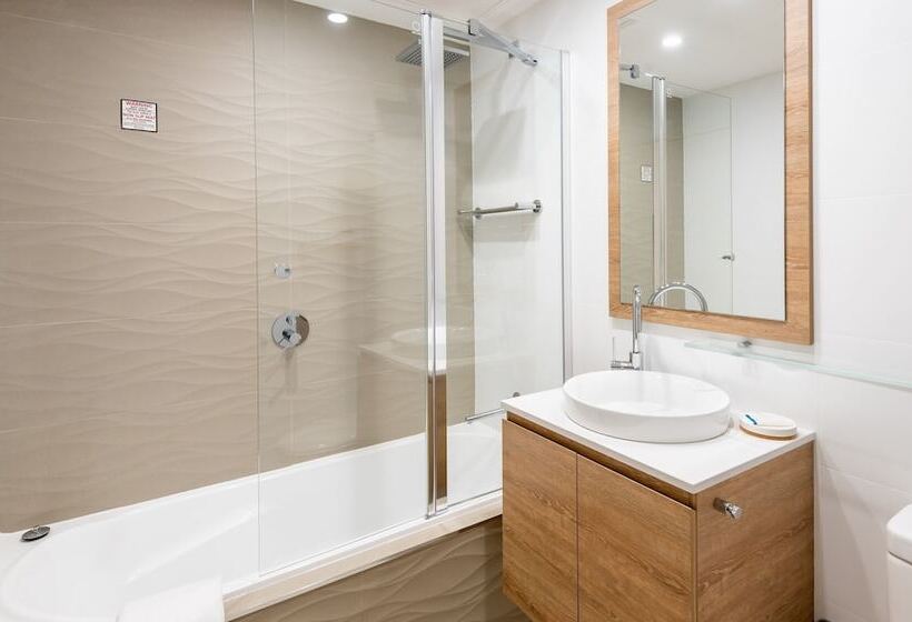 هتل Noah S On The Beach