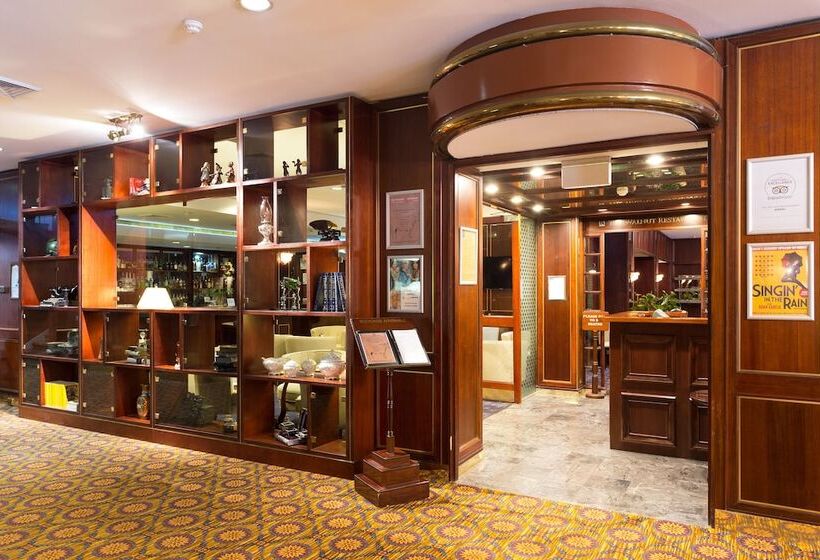 هتل Royal On The Park