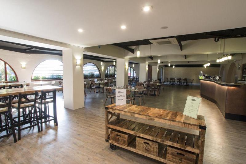 هتل The Metropolitan Spring Hill