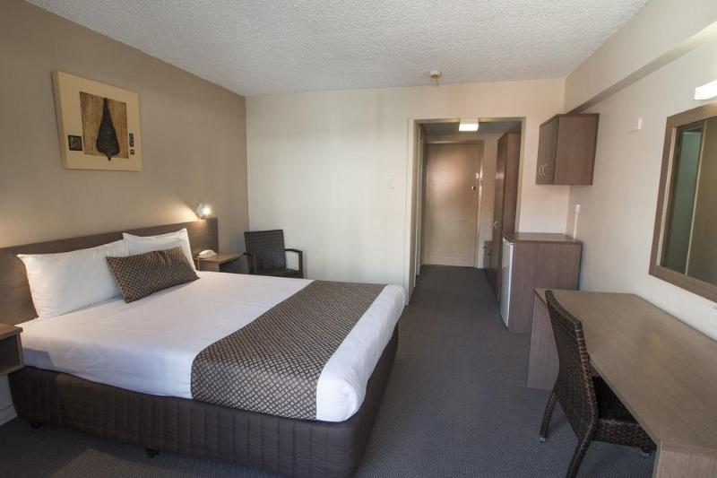 هتل The Metropolitan Spring Hill