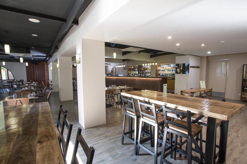 هتل The Metropolitan Spring Hill