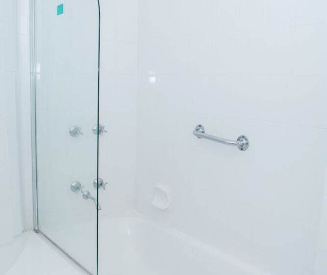 فندق على الطريق Alexander Motor Inn