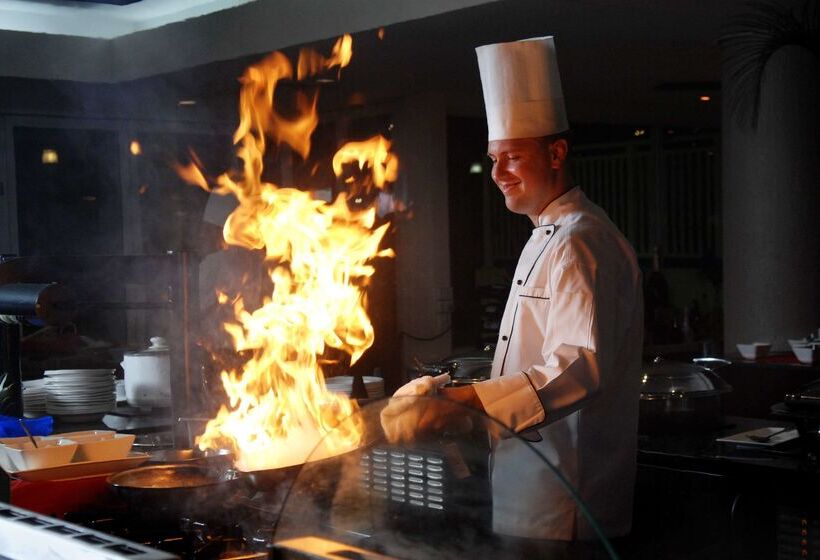 Rydges Esplanade Resort Cairns