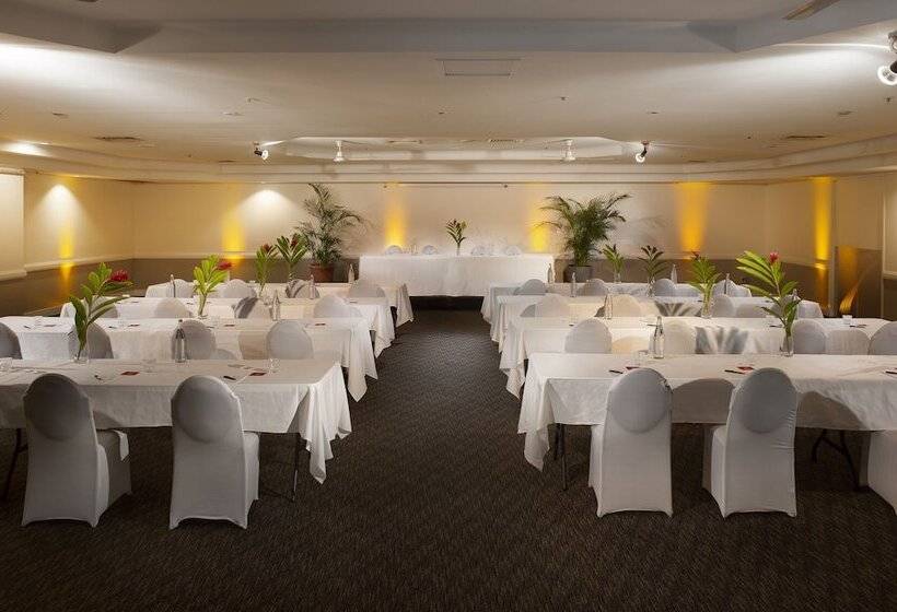 Rydges Esplanade Resort Cairns