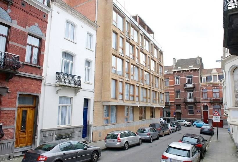 9hotel Chelton