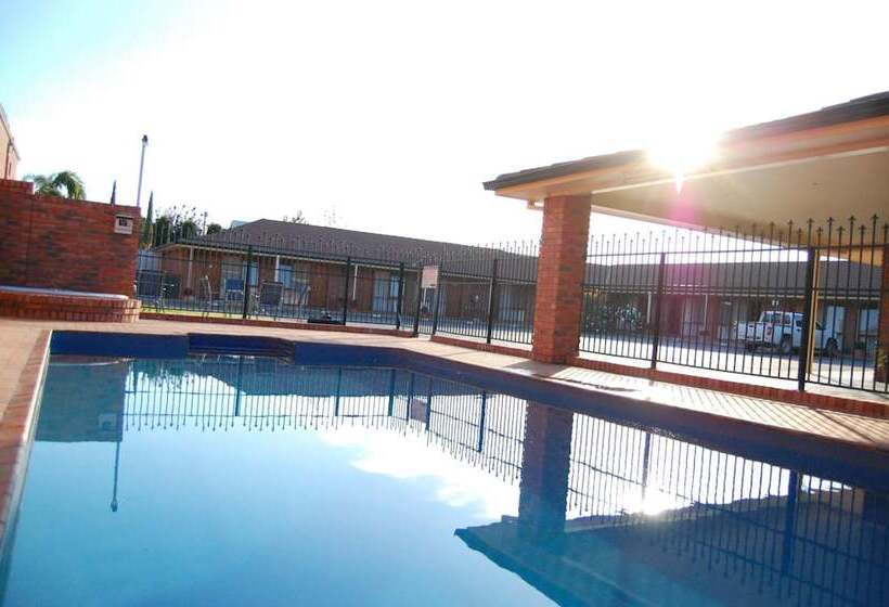 Отель Australian Settlers Motor Inn