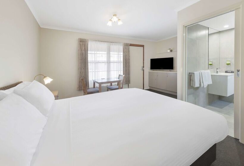 בית מלון כפרי Best Western Olde Maritime Motor Inn