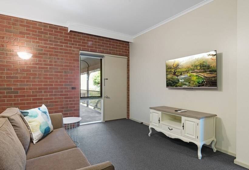 Отель Burke And Wills Motor Inn Swan Hill