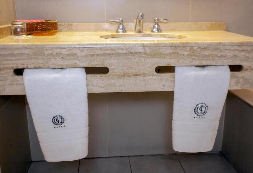 هتل Catalinas Tucuman