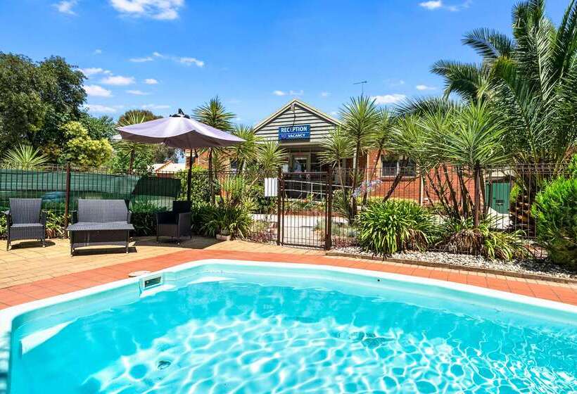 בית מלון כפרי Comfort Inn Coach & Bushmans