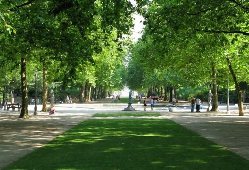 ホテル The Usual Brussels