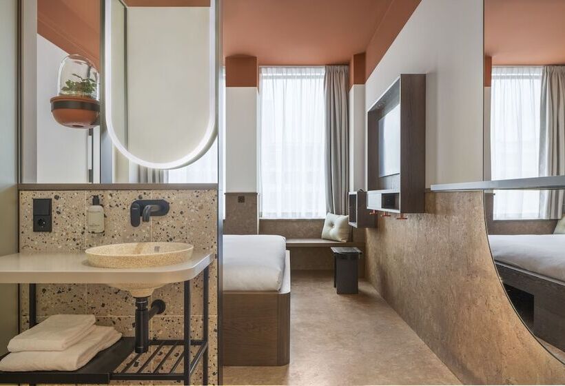 ホテル The Usual Brussels