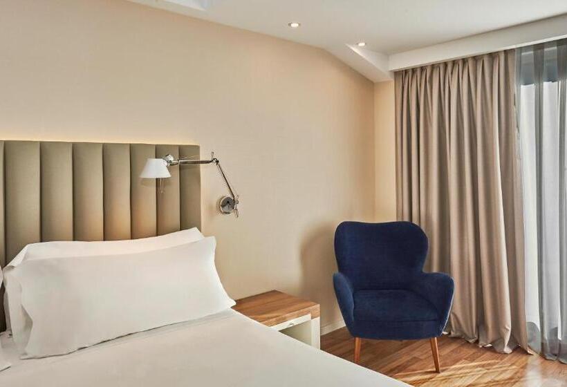 هتل NH Andorra La Vella