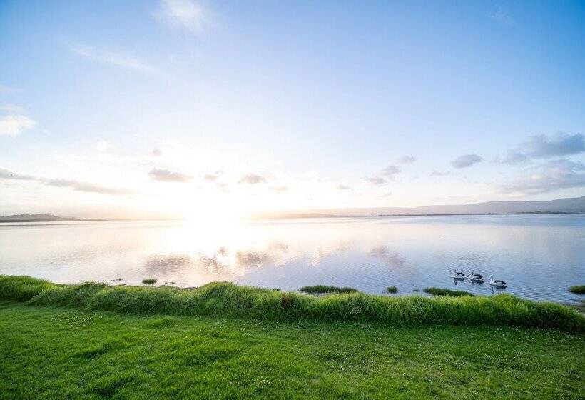 منتجع Lakeside Inn Illawarra