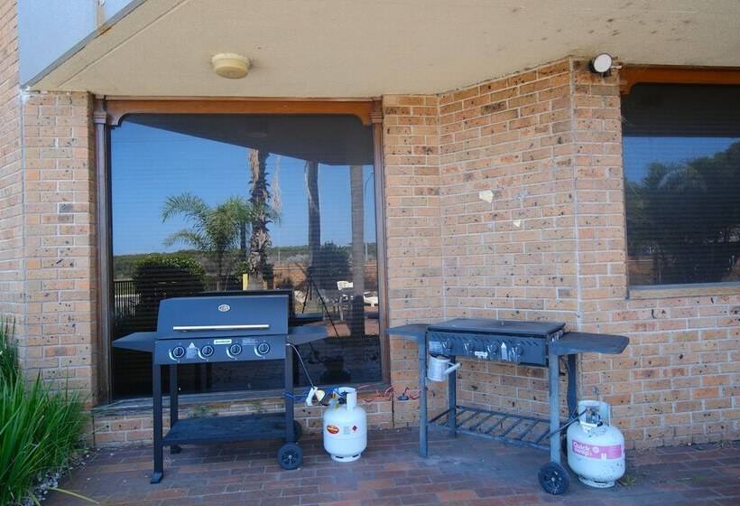 منتجع Lakeside Inn Illawarra